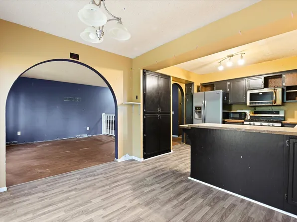 16958 Valley View Dr NW, Andover, MN 55304