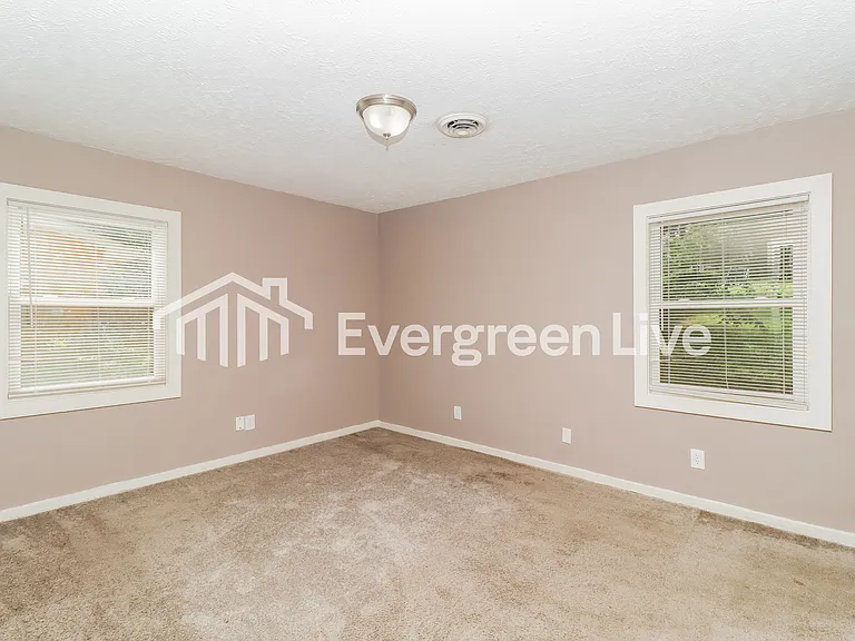 341 Forest Ave — Photo 10