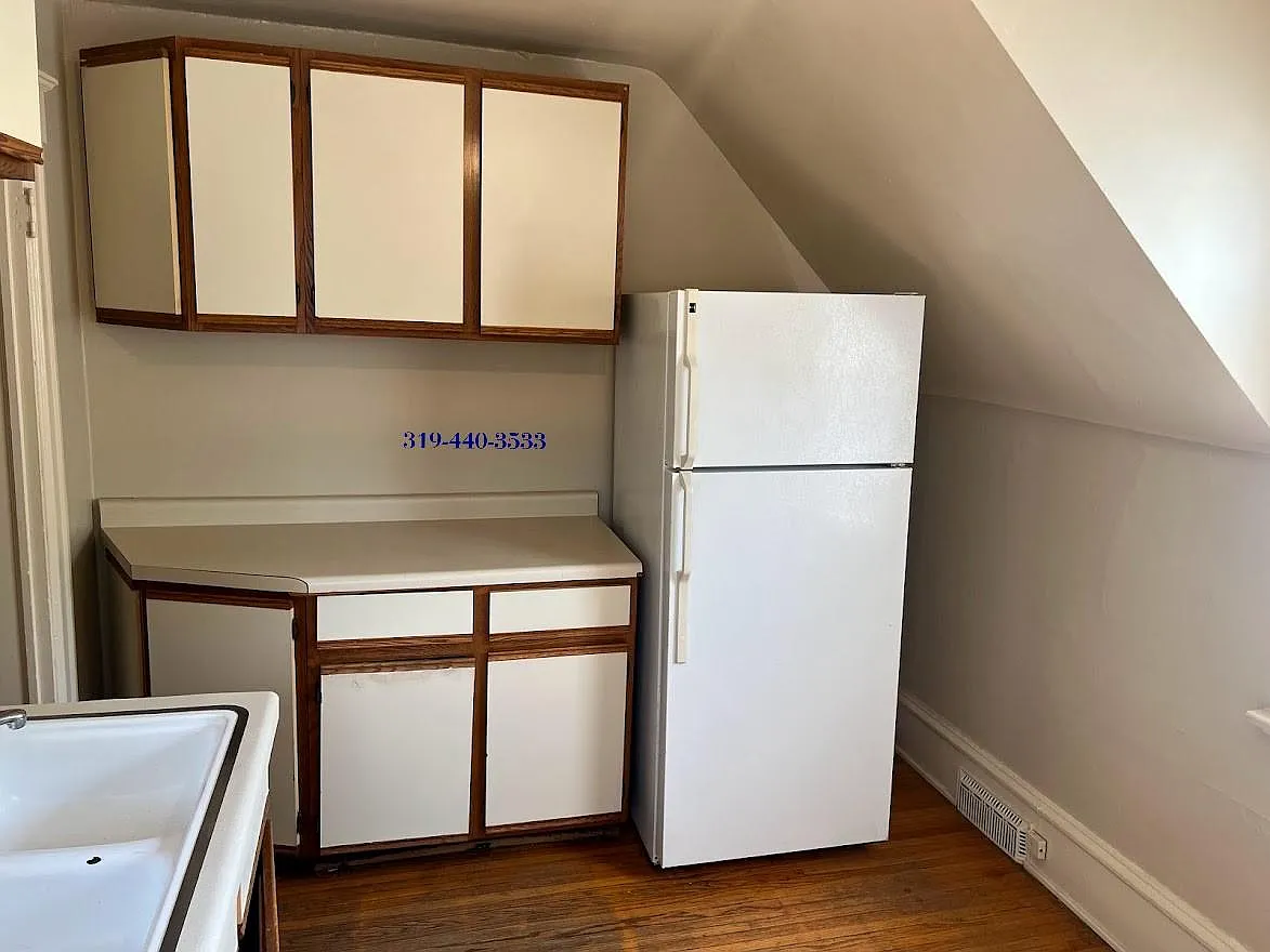 1548 Washington Ave SE — Photo 2