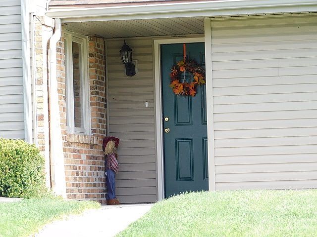 2nd image of 710 Tulip Ln