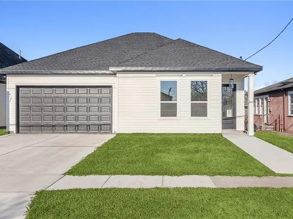 718 West Dr, Westwego, LA 70094