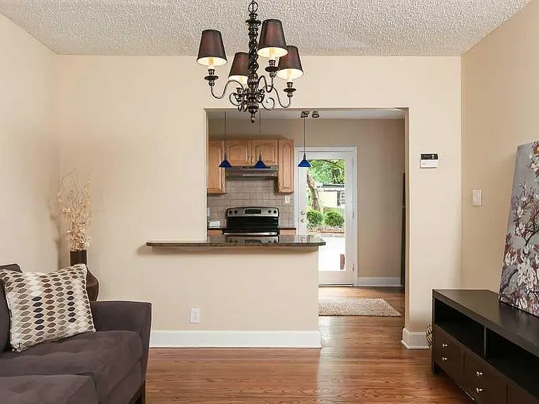 2380 Strathmore Dr NE — Photo 5