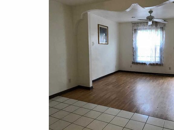 4th image of 2528 S Fairhill St