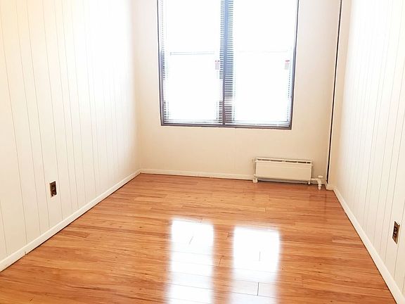 4th image of 4708 30th Ave APT 2R
