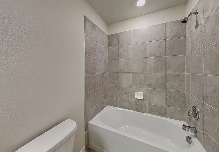 461 Beryl Cv — Photo 16