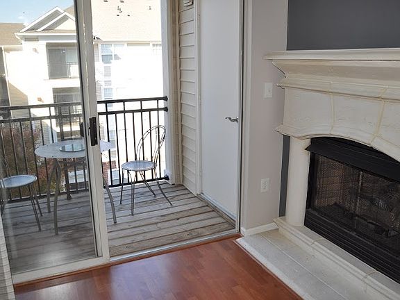 3rd image of 12945 Centre Park Cir