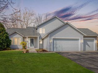 8950 Belvedere Dr, Eden Prairie, MN 55347
