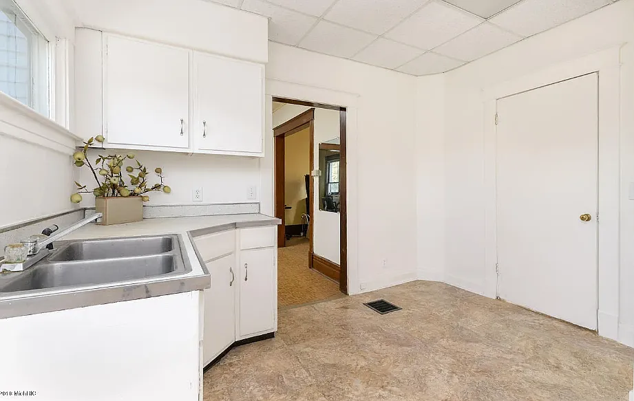 3 bed, 1603 sqft, $1,650 — Photo 2