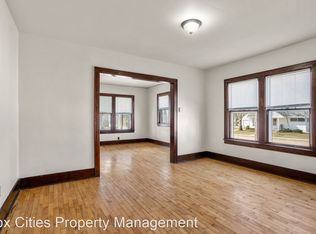 954 W 11th Ave, Oshkosh, WI 54902