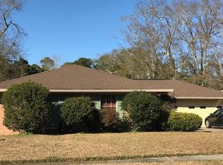 2905 Pimlico Dr, Ocean Springs, MS 39564