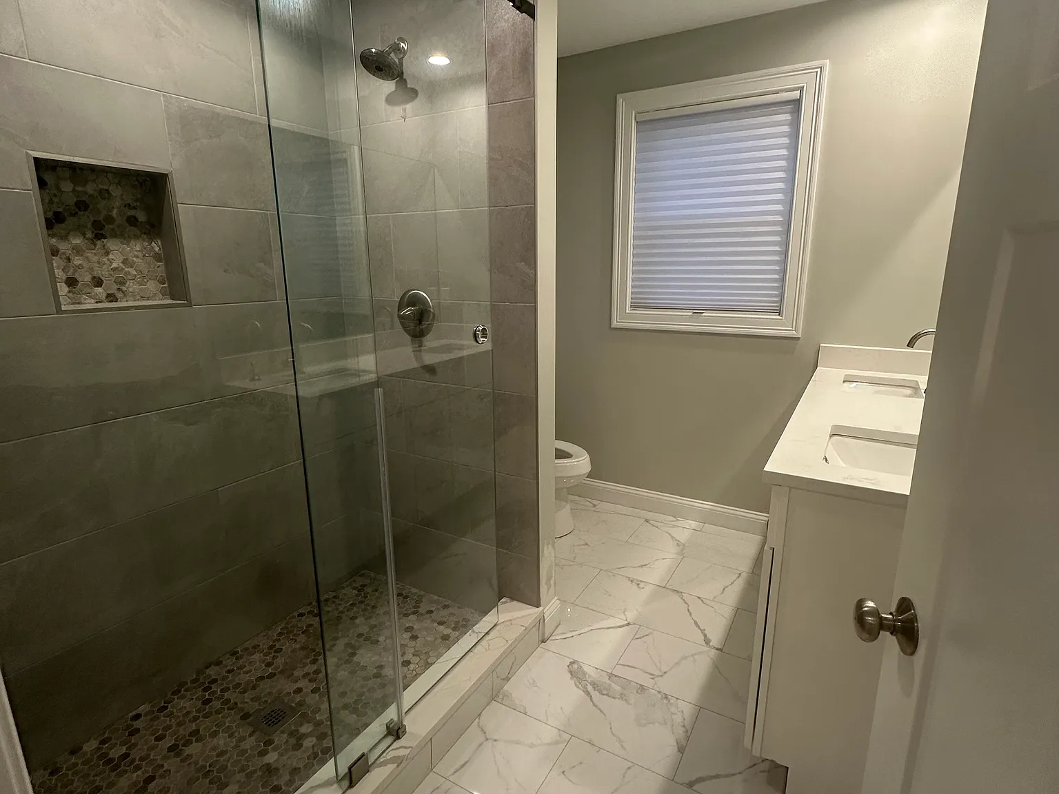 3 bed, 2.5 bath, 1592 sqft, $3,250 — Photo 4