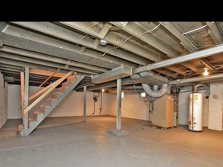 3619 Risch Ave — Photo 24