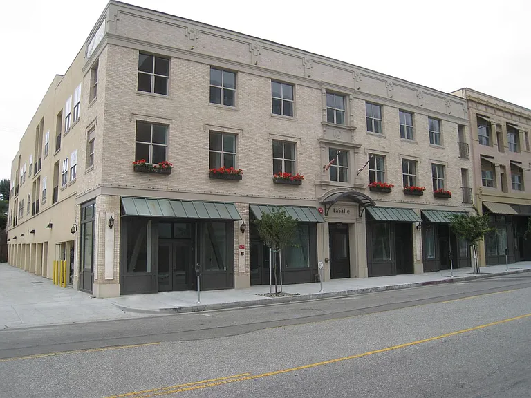 255 W 7th St #6 — Photo 6