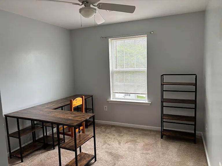 9820 Leighland Ct — Photo 12