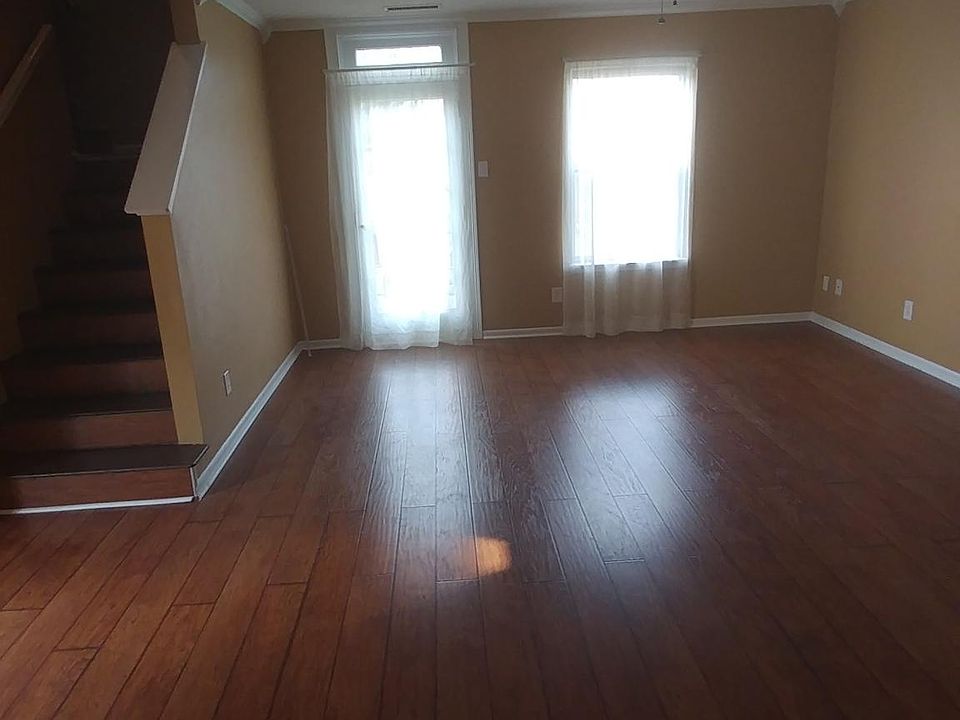 1st image of 16749 Lowell Dr