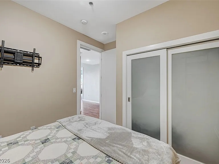 4575 Dean Martin Dr #806 — Photo 24