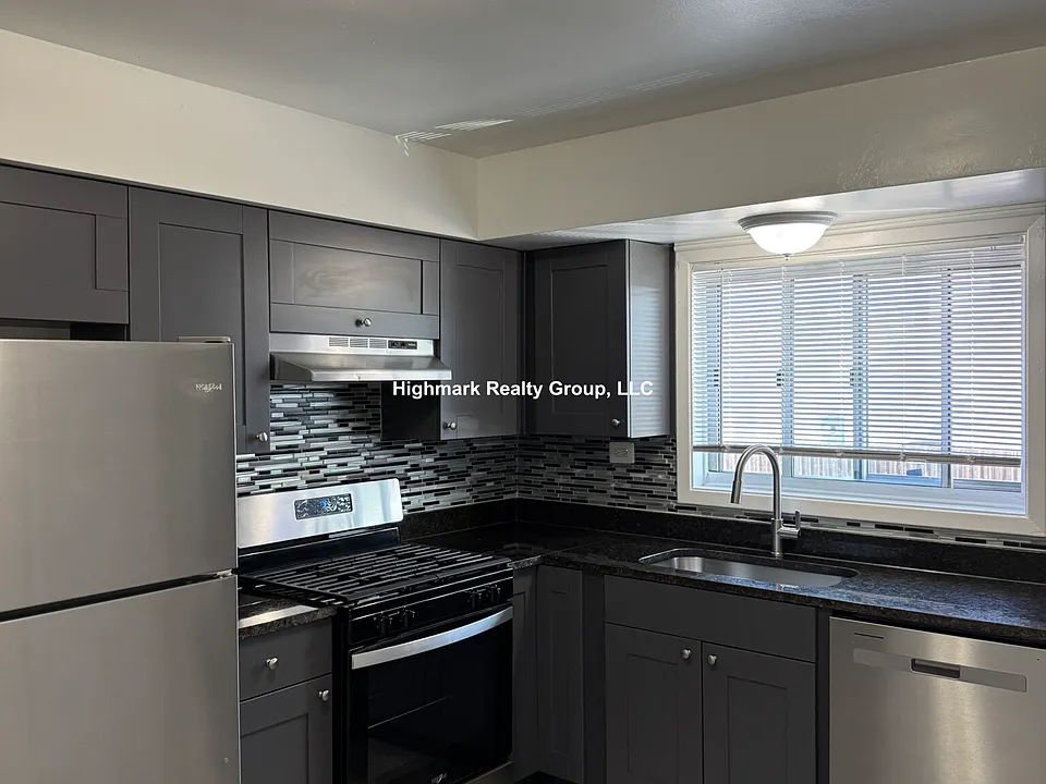 1422 Carol St #2B