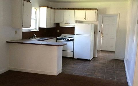 2nd image of 181 SE Lochlynn Ter