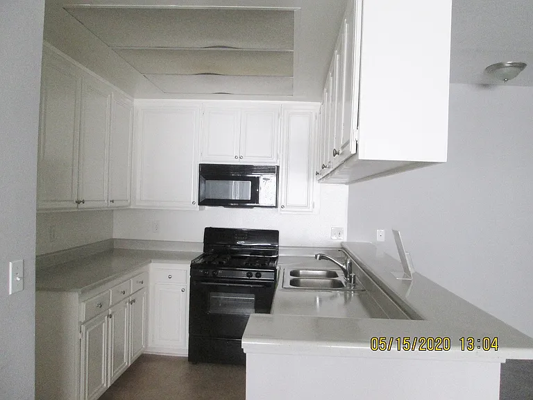 Lido Apartments - 11221 Richland Ave — Photo 15