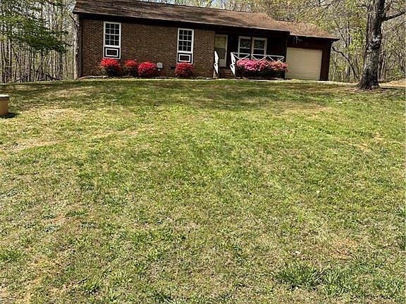 3rd image of 1055 Brookridge Dr