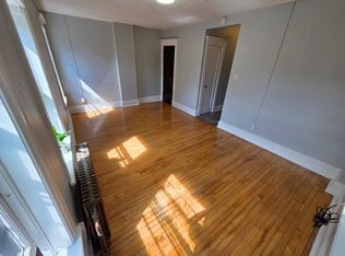 40 Union Ave APT 3, Schenectady, NY 12308