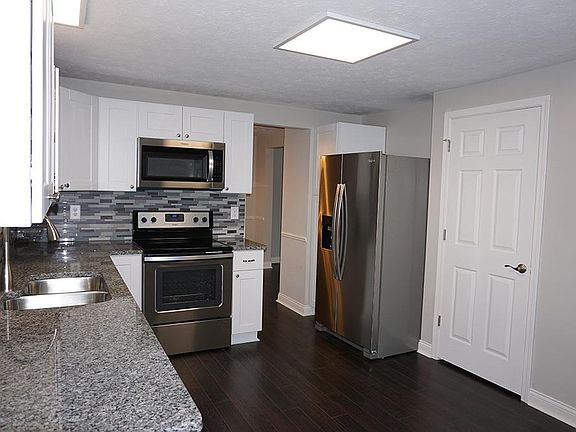 3rd image of 8910 Oxwood Ct