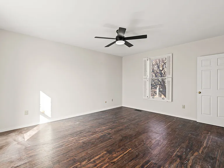 80 Green St — Photo 14