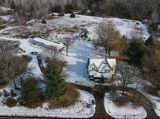 38811 Oasis Rd, Lindstrom, MN 55045