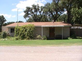 401 S Nueces St, Camp Wood, TX 78833