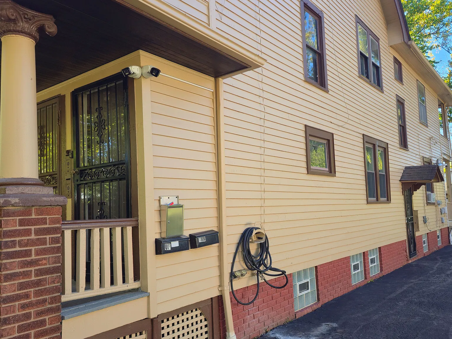 3 bed, 1272 sqft, $1,599 — Photo 4