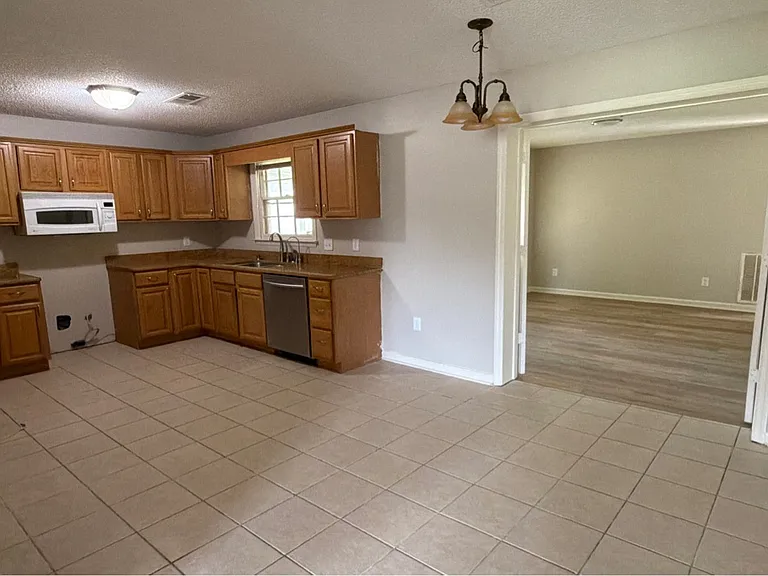 112 Tres Dr — Photo 3