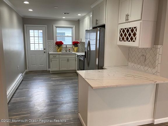 4th image of 44 Normanton Ct