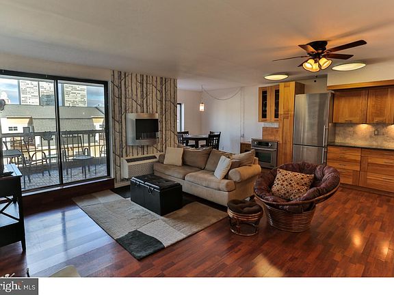 3rd image of 200-10 Lombard St #638