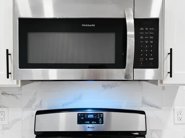 126 Randolph Avenue image 5 of 17