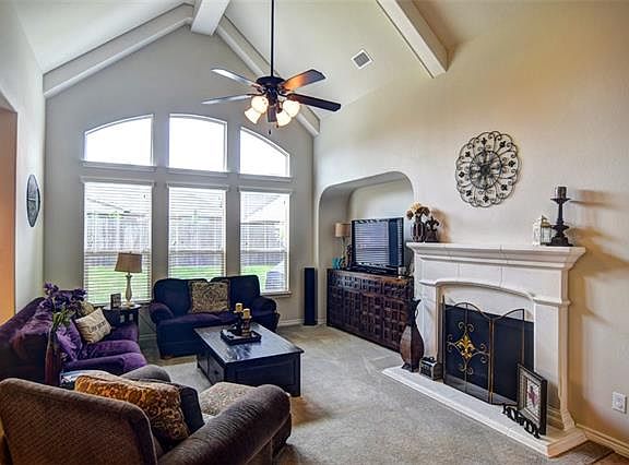 4th image of 3901 Edward Dr