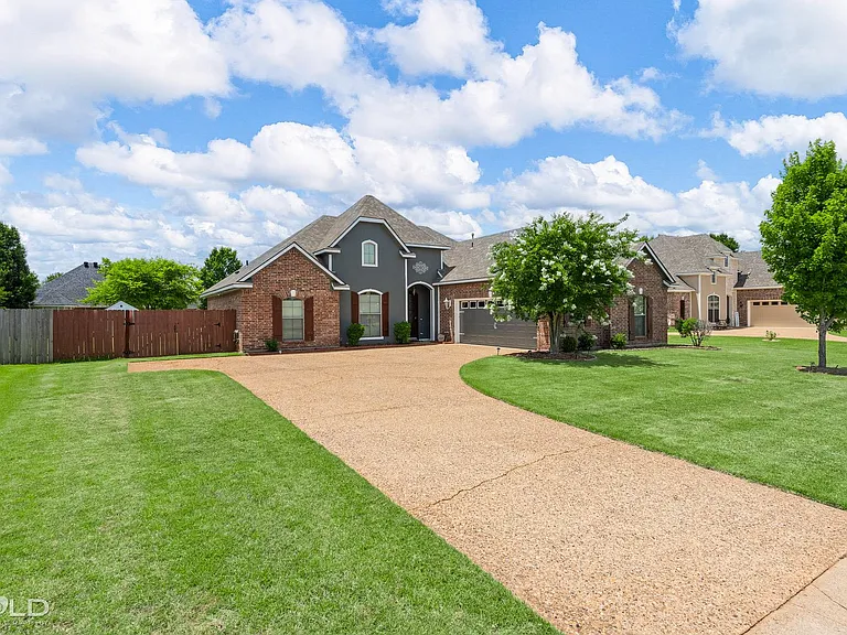 410 Half Moon Ln — Photo 4