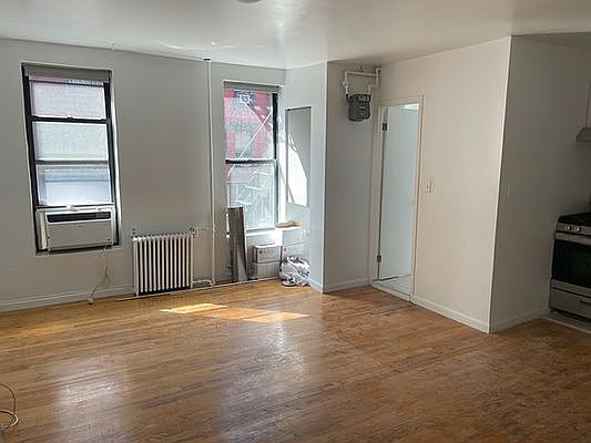 2nd image of 238 Elizabeth St APT 4