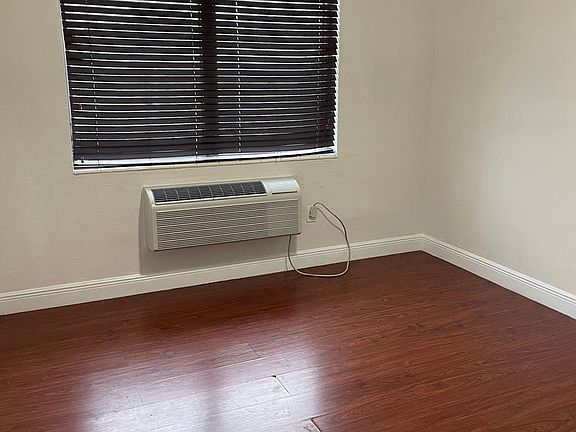 3rd image of 110 Antiquera Ave #6