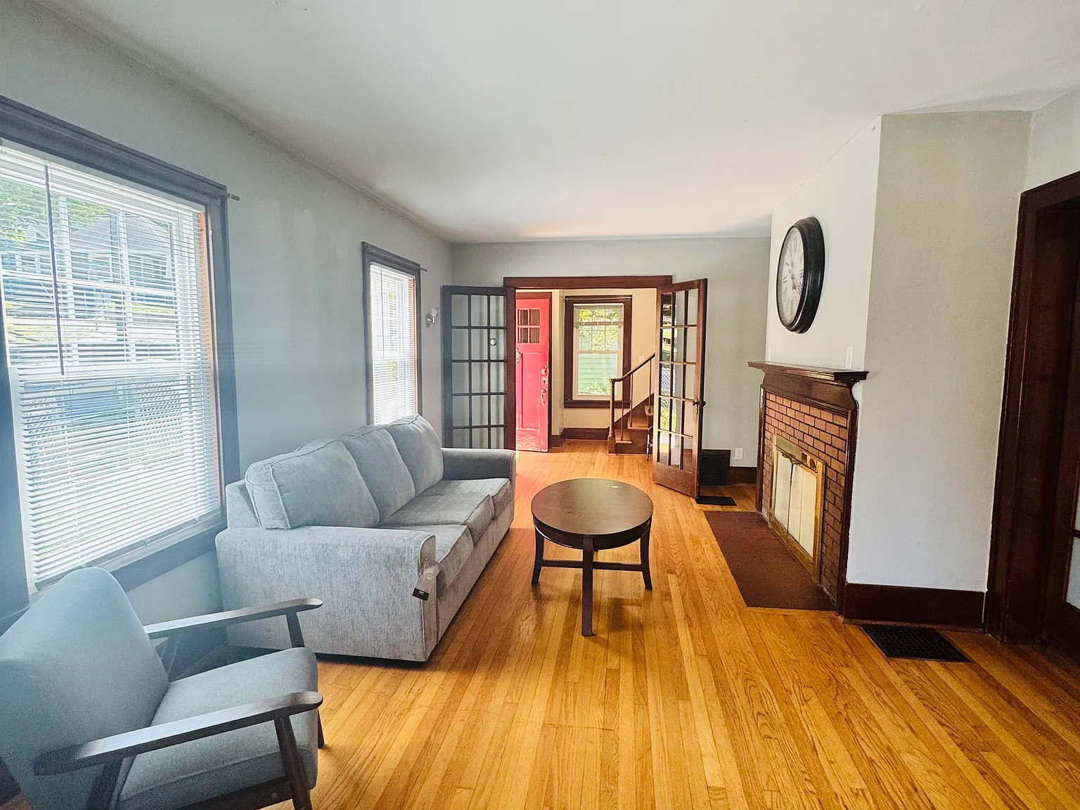 6 bed, 2.5 bath, $860 — Photo 4