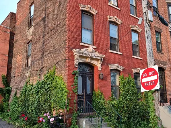 275 Elm St APT 2, Albany, NY 12202