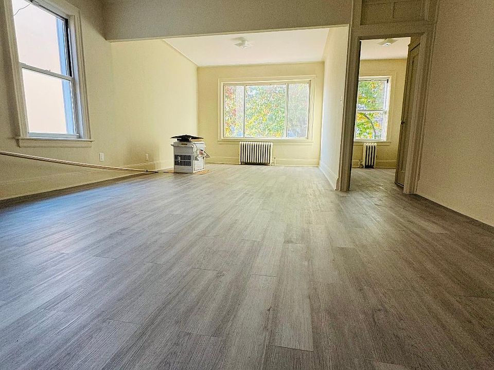 1st image of 24-13 Crescent St #2