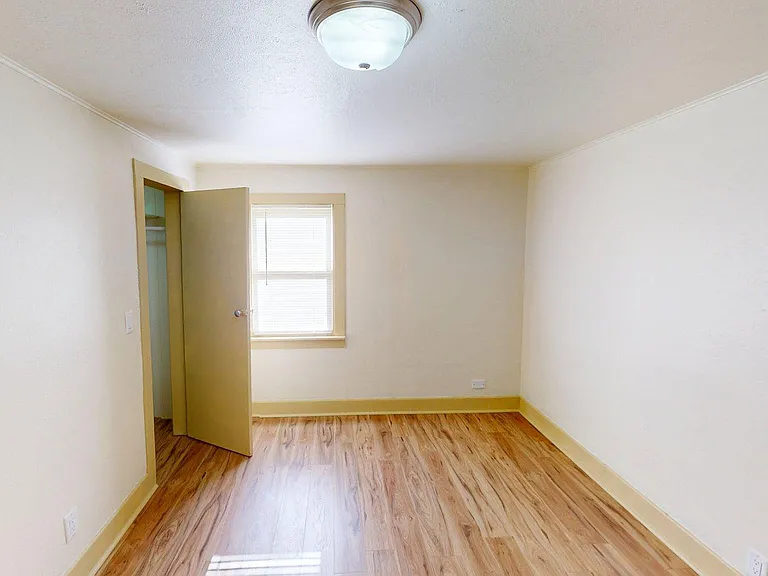 1477 B St — Photo 11