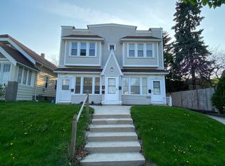 1419 N 68th St, Wauwatosa, WI 53213