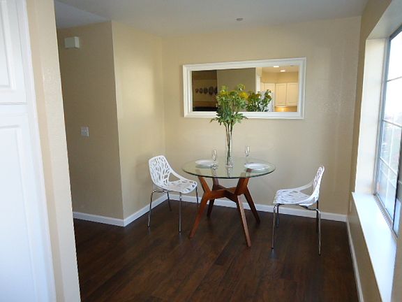 4th image of 320 Meridian Dr