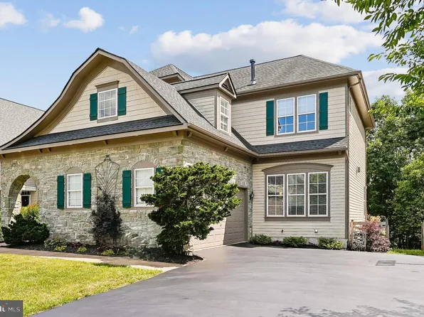9046 Roaring Spring Loop, Bristow, VA 20136