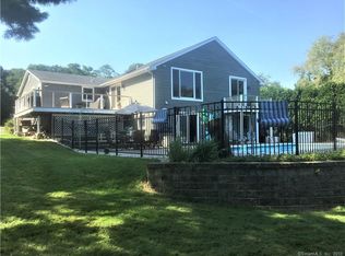 136 Niles Hill Rd, Waterford, CT 06385