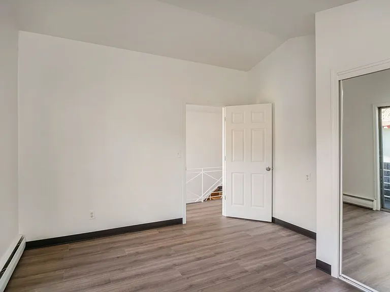 7640 SE Yamhill St #7 — Photo 11
