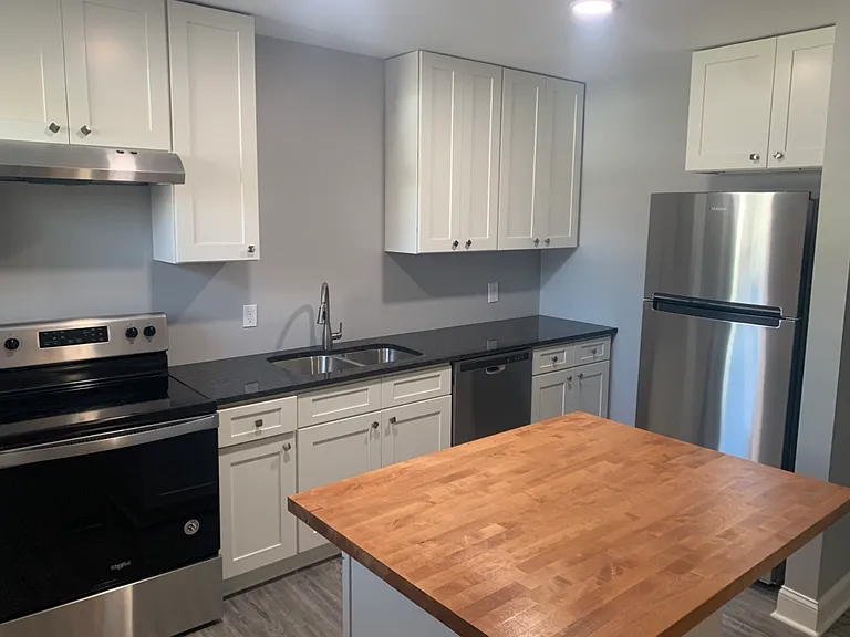 903 E Red Bud Rd #102 — Photo 5