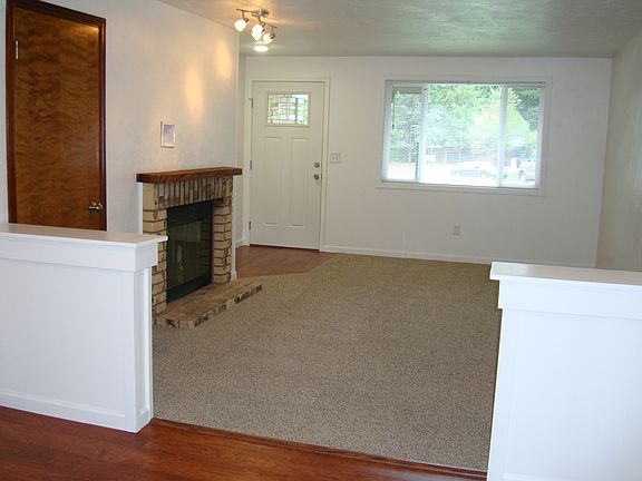 Living rm.