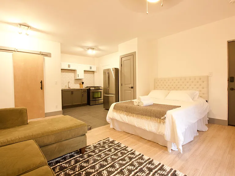 417 S Madison Ave #E — Photo 1